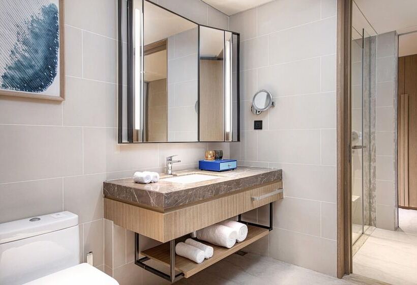 Suite Widok Morze, Four Points By Sheraton Wuchuan, Loong Bay