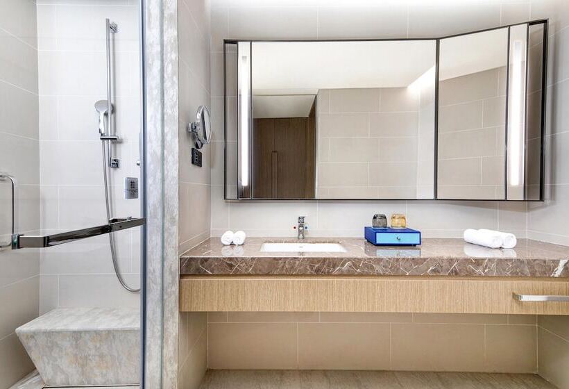 Pokój Standard Łóżko Małżeńskie, Four Points By Sheraton Wuchuan, Loong Bay