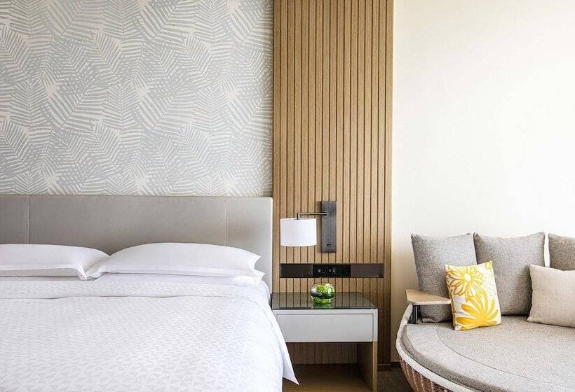 Pokój Standard Łóżko Małżeńskie Widok Morze, Four Points By Sheraton Wuchuan, Loong Bay