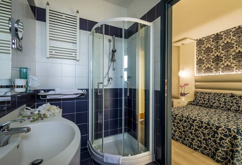 غرفة ديلوكس مطلّة علي البحر, Riviera