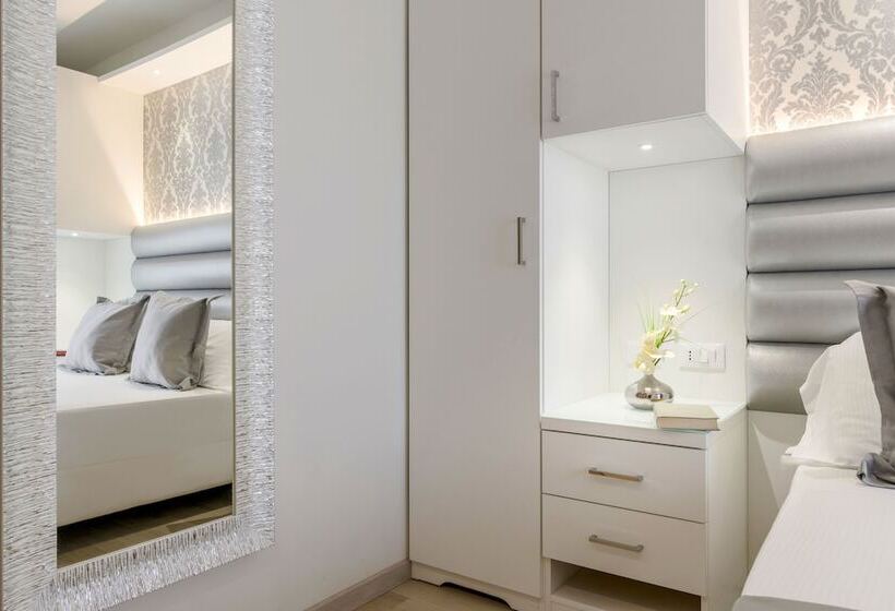 غرفة عائلية, Riviera