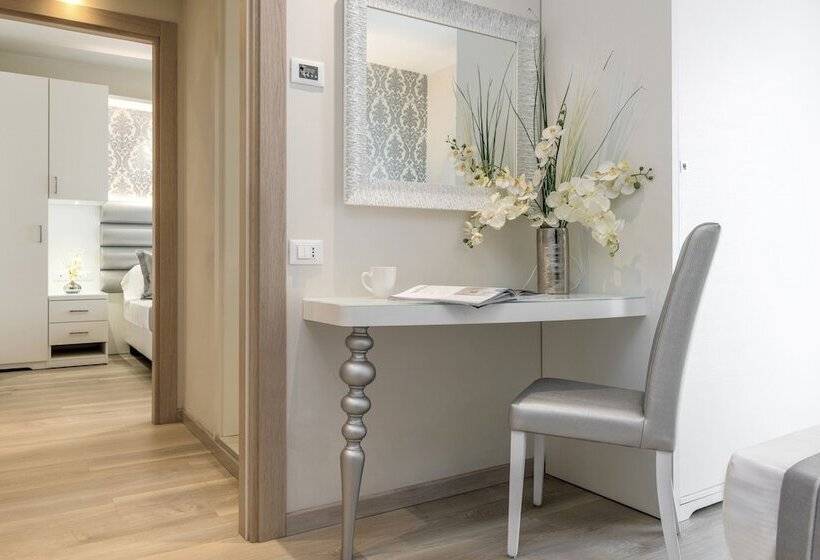 غرفة عائلية, Riviera