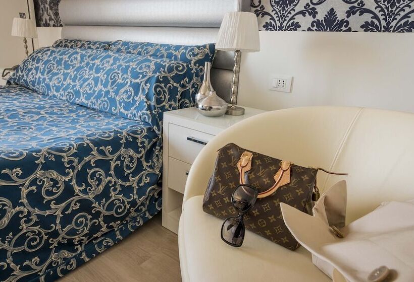 غرفة قياسية فردية, Riviera