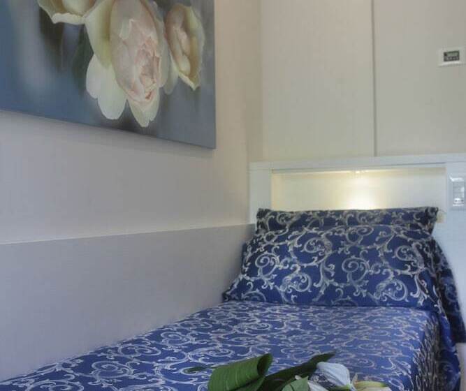 غرفة قياسية فردية, Riviera