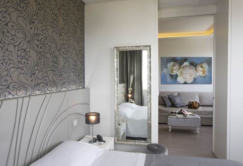 جناح مطلّ علي البحر, Riviera