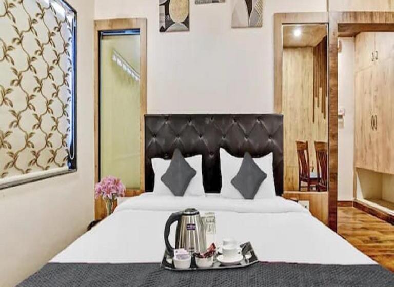 سوییت, Shakun Palace