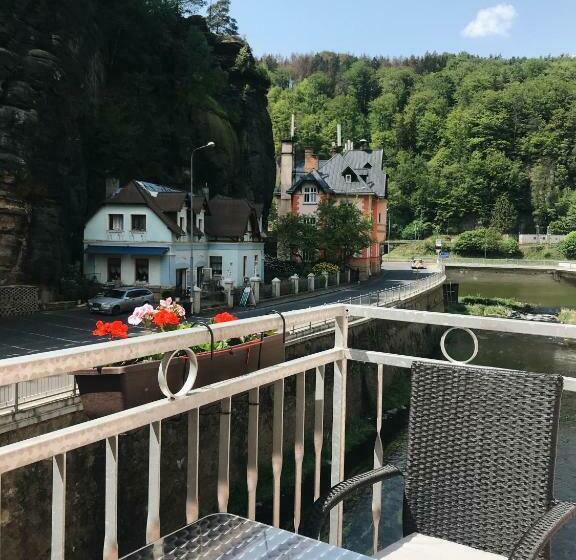 スタンダードトリプルルーム, Kotva