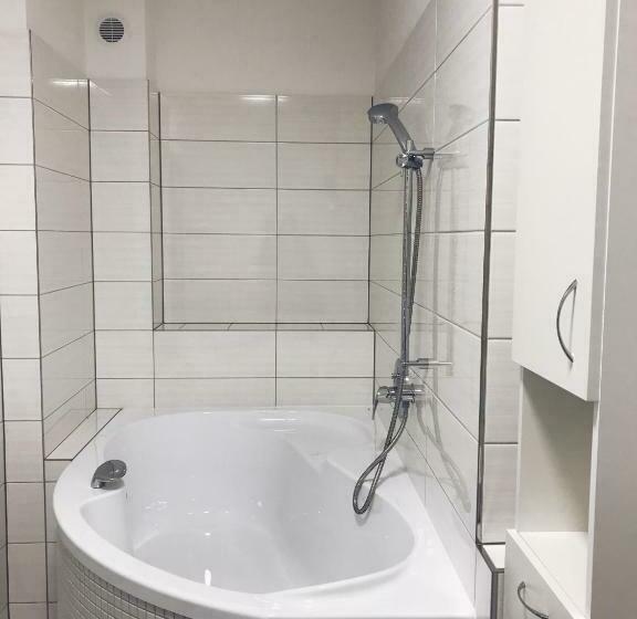 スタンダードトリプルルーム, Kotva