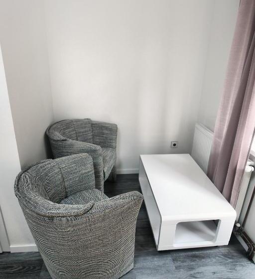 スタンダードトリプルルーム, Kotva