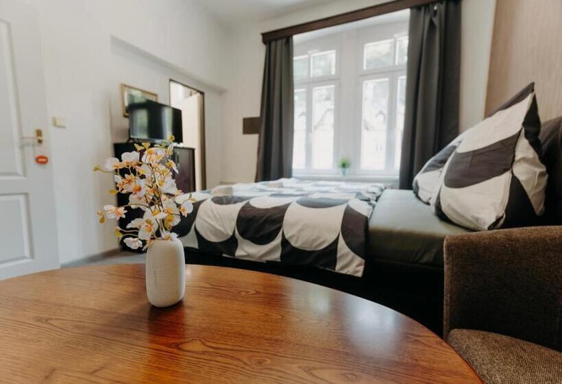 エコノミールーム, Kotva