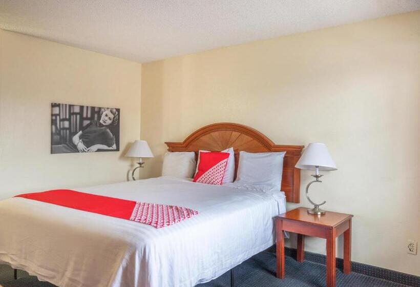 带大床的标准间, OYO Hotel San Antonio Lackland near Seaworld