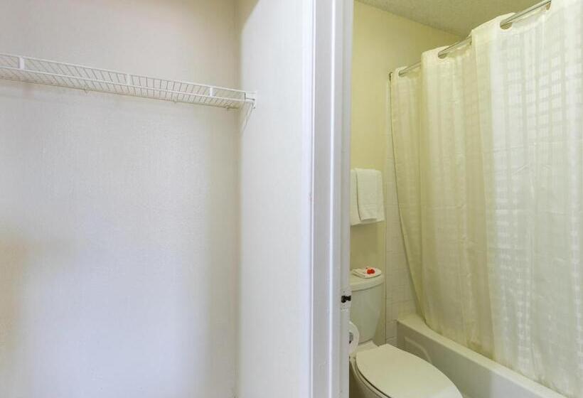 غرفه قياسيه سريرين مزدوجين, OYO Hotel San Antonio Lackland near Seaworld