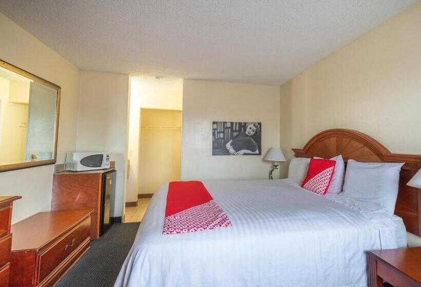 带大床的标准间, OYO Hotel San Antonio Lackland near Seaworld