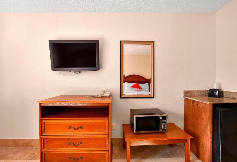 带2个双人床的标准工作室, OYO Hotel San Antonio Lackland near Seaworld