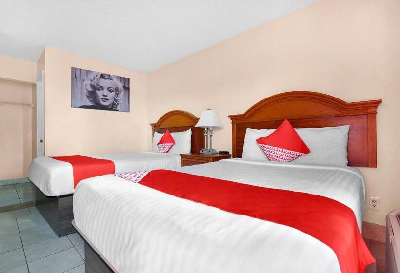 带2个双人床的标准工作室, OYO Hotel San Antonio Lackland near Seaworld