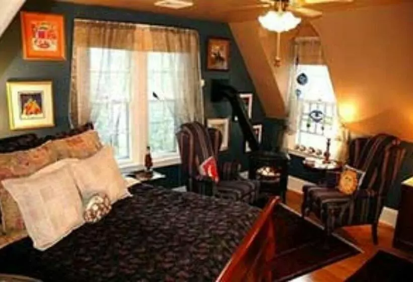 クイーンサイズベッドのスタンダードルーム, Red Elephant Inn Bed And Breakfast