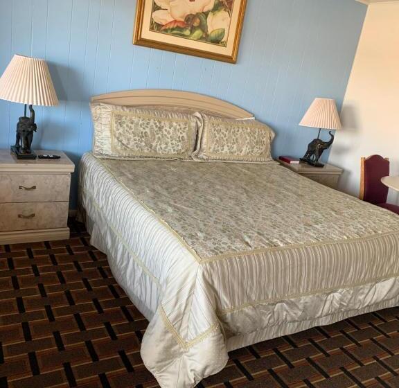 Стандартный Номер Кровать Кинг, Village Inn Salina