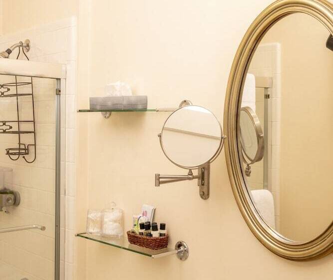 标准间, Washington Square Inn