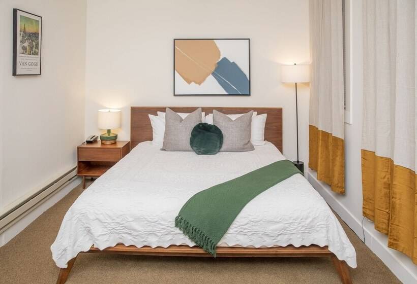 标准间, Washington Square Inn