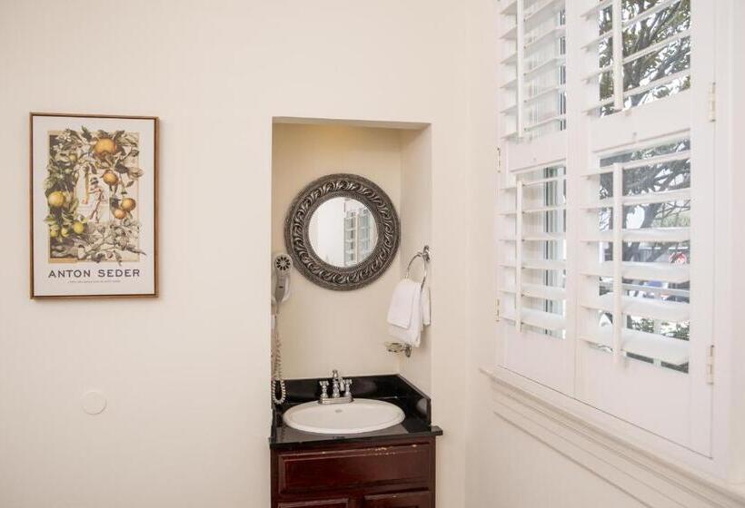 标准间, Washington Square Inn