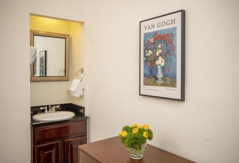 标准间, Washington Square Inn