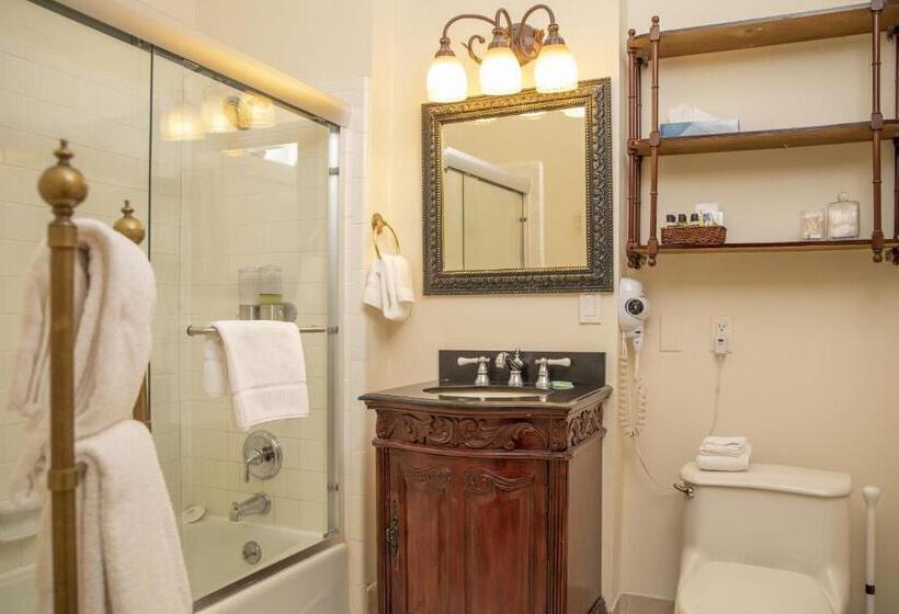 带大床的高级房间, Washington Square Inn