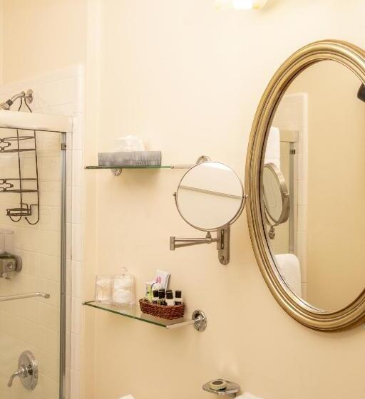 带大床的标准间, Washington Square Inn