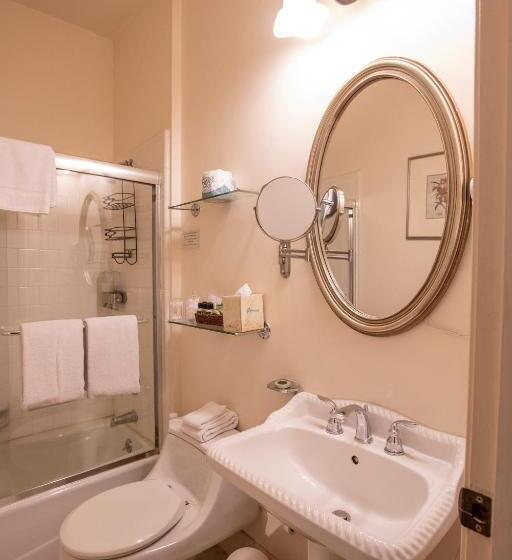 带大床的标准间, Washington Square Inn