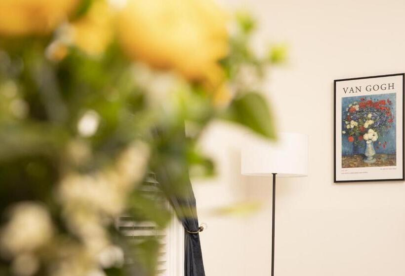 带大床的标准间, Washington Square Inn