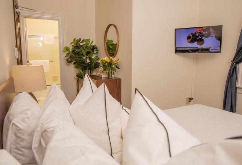 带大床的标准间, Washington Square Inn
