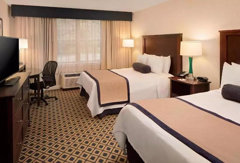 ２ダブルベッドのスタンダードルーム, Westford Regency Inn & Conference Center
