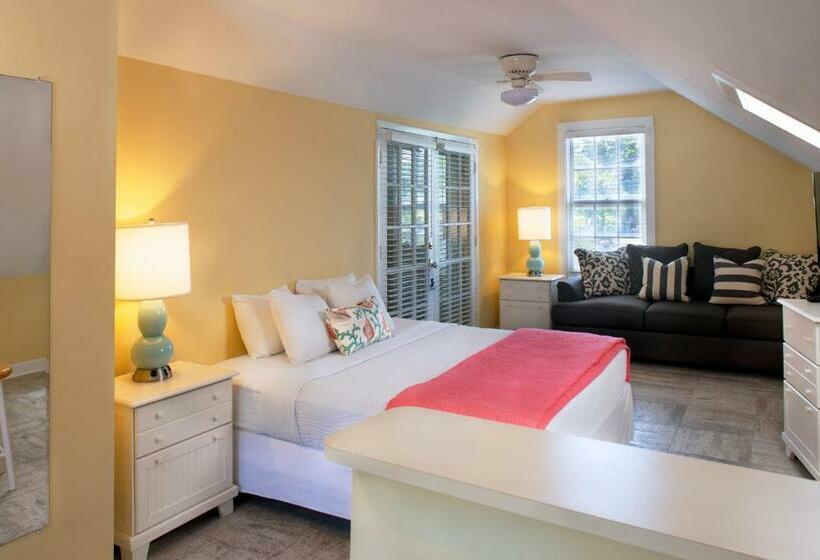 جناح جونيور, Westwinds Inn