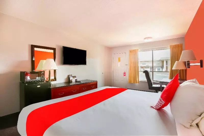 اتاق لوکس با تخت بزرگ, OYO Hotel Texarkana North Heights AR Hwy I-30