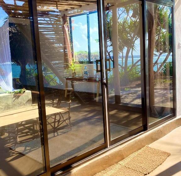 スーペリアーバンガロー, Eden Rock Zanzibar