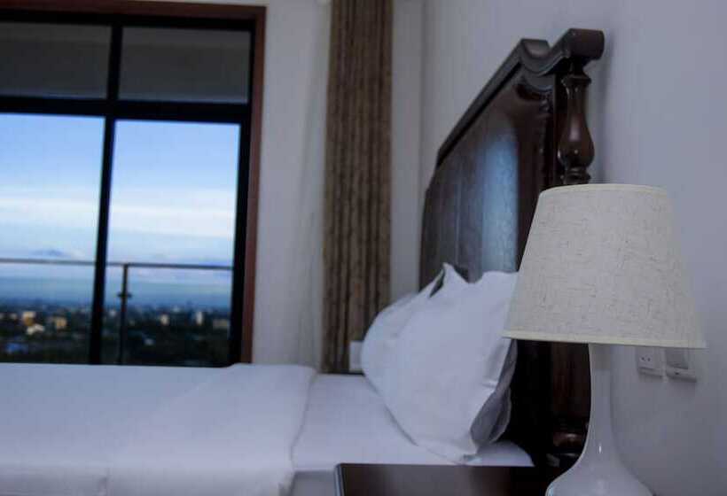 Deluxe Suite Sea View, Lark