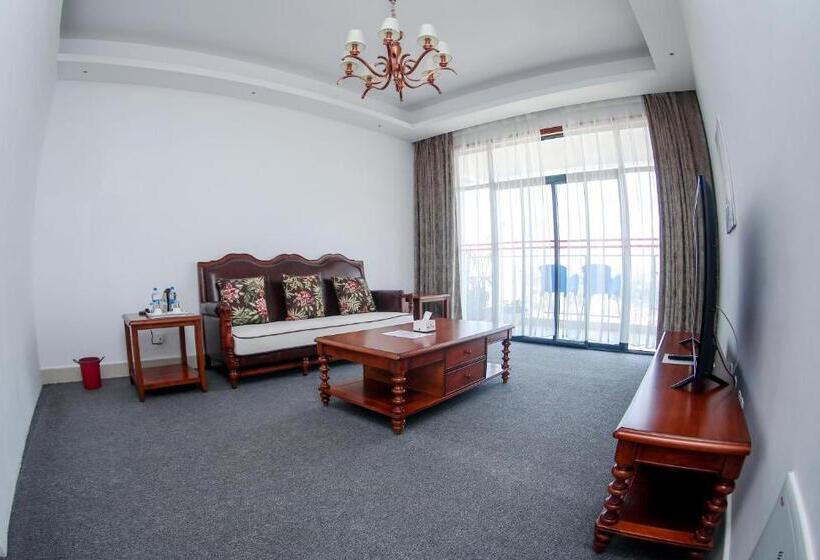 سوییت سوپریور, Lark