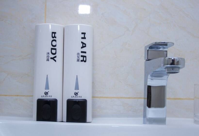 اتاق استاندارد, Lark