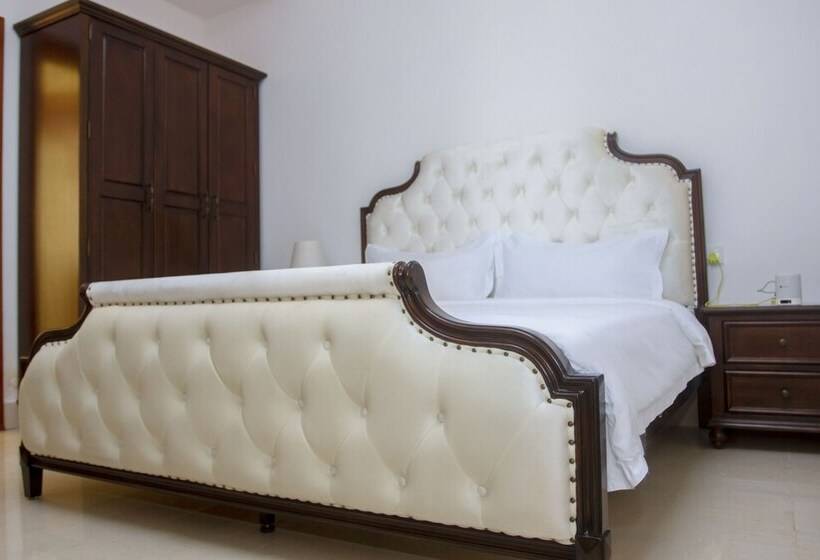 اتاق استاندارد, Lark