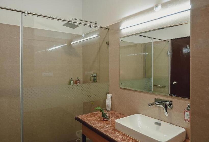 Номер Стандарт, Sinclairs Gangtok