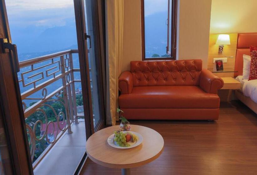 Номер Стандарт, Sinclairs Gangtok