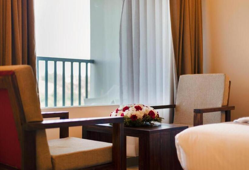 اتاق لوکس با بالکن, Pleasant Hill Resort
