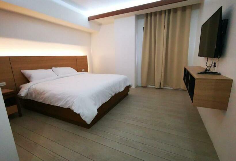 חדר דחוקס עם מיטת קינג, Soleo Inn