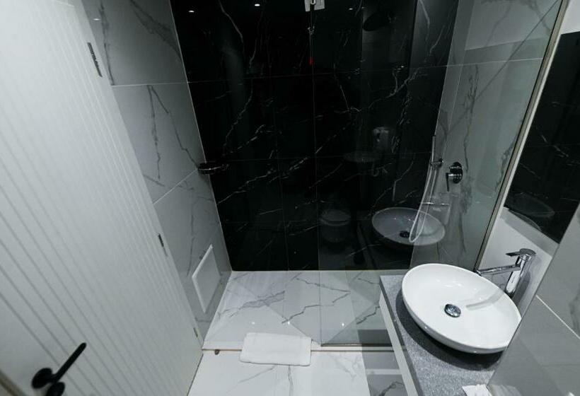 Triple Room Sea View, Royal G Max