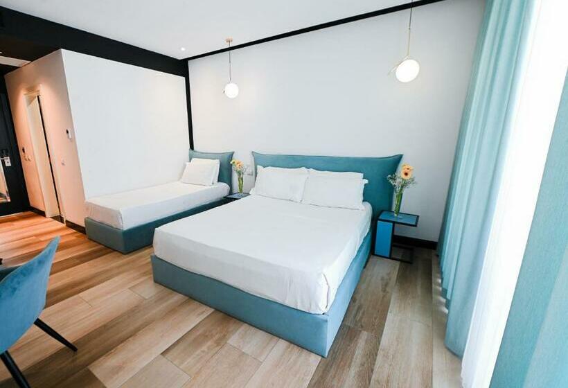 Triple Room Sea View, Royal G Max