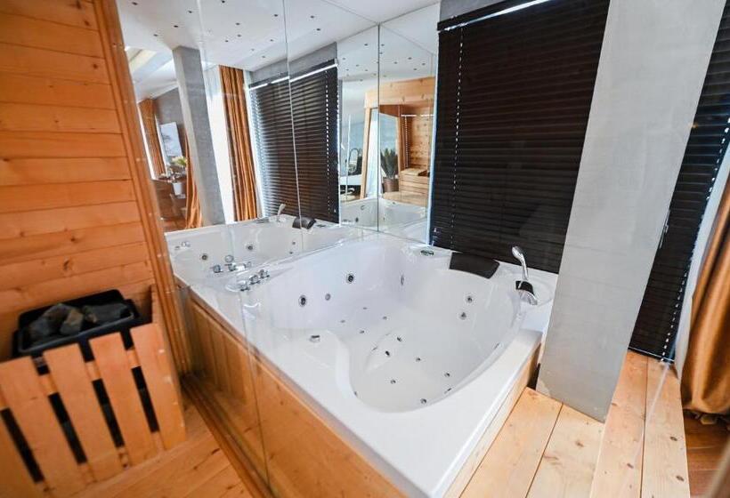 디럭스 스위트, Royal G Max