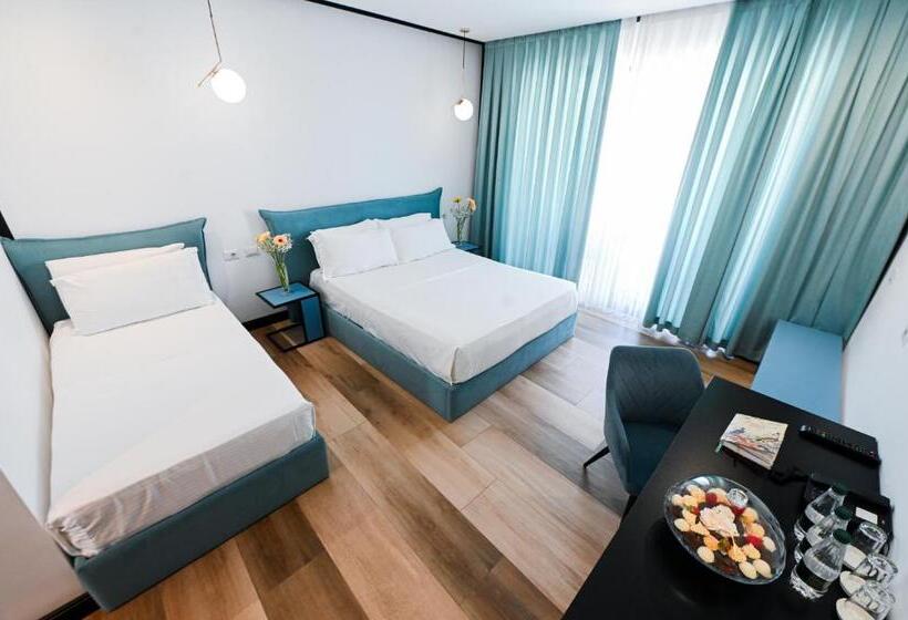 Triple Room Sea View, Royal G Max