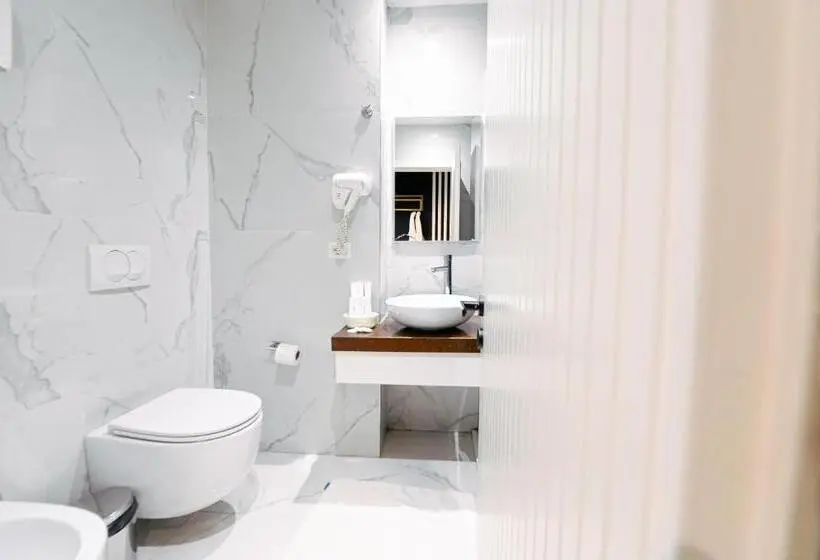 اتاق استاندارد سه نفره, Royal G Max