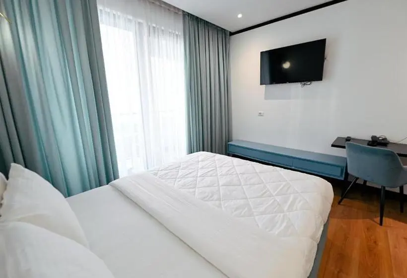 اتاق استاندارد سه نفره, Royal G Max
