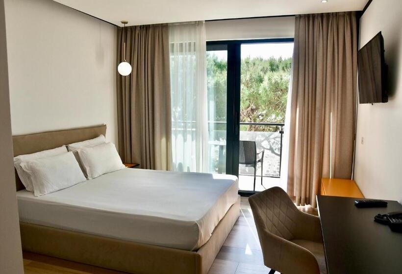 이코노미 룸, Royal G Max