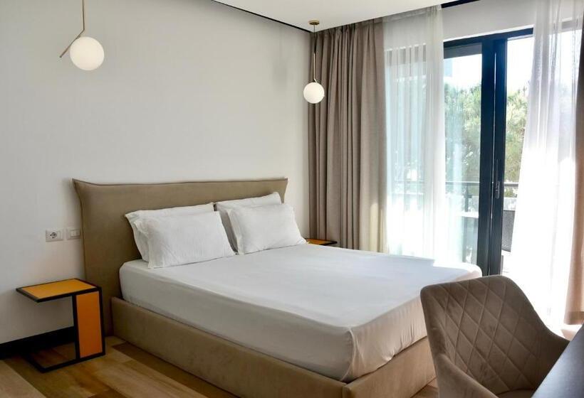 이코노미 룸, Royal G Max